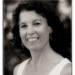 Artist. Writer. Yogini. Sharing the teachings thru art. Where the discipline of practice and spirit of creativity meet.
