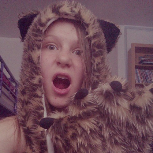 Hola mah epic wolfies! :3 I am 13 and i am a YouTuber. I like anime, Justin Bieber, drawing, bunnys , dogs , cats and cwukies! X3 Follow me and I'll follow back