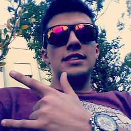 A mente instruída é aquilo, te coloca em vantagem com classe, estilo.