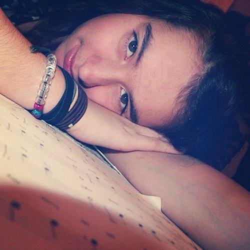 Just a girl trying to find a place in this world. Ask for a follow back! If you read this, tweet me turtles!x