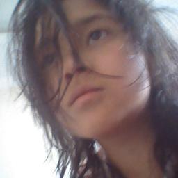 Vivo pero adicto
Estoy roto, estoy poquito.
“No te preocupes por los rechazos, compadre (...) El teléfono sólo ha sonado una vez: número equivocado.