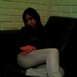 PROFESORA DE EDUCACION GENERAL BASICA, CON VIDA DE MADRE CAOTICAMENTE HERMOSA