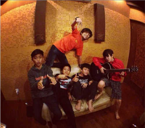 7E-8G-9H|The Bangs♥
http://t.co/YhzT5CYnQu