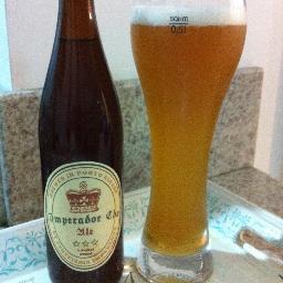 Quem gosta de cervejas de qualidade já pode encomendar a cerveja que o Augusto Frischmann fabrica artesanalmente, a Imperador Che. Pede que vale a pena!