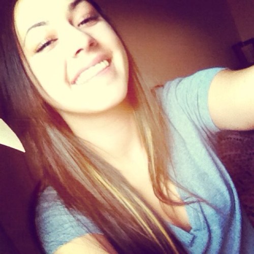 Instagram : angelinarosario_