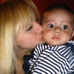 chata, bipolar, amorosa , realista,odeia falsidade
... http://t.co/3TGgkzrC5v