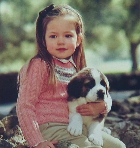 Hi im Abby(: im @BreeDavenport_ 's daughter. My big sister is @AlliDavenport_. Im bionic with my mom's and Dad's bionics. im also a wizard cause my dad was one.