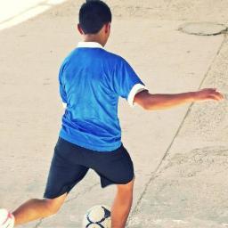 Simplemente soy como quiero ser, y e aprendido que no debes cambiar por nada ni por nadie x)