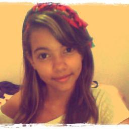 Sou chata , Tenhu mt fome , sou mt irritante e pontuu *--*    My face : http://t.co/V0gK9rNMKY