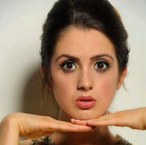 Hi I'm Laura Marano!!!Singer, Songwriter, Actress I play Ally on Austin & Ally #single {SINGLE~RP}