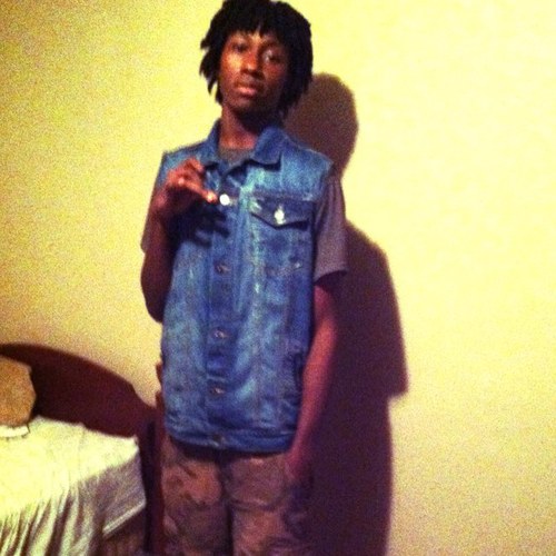 follow me first off and go follow my sis @ThtBtccchhh and the crew ✪Ca₴h Øver ฿roads✪ We in this thang