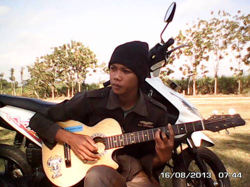 apabila anda mngharapkan follback,, maka hendaklah anda mention saya,, :) trimakasih.. oh ya jngn lupa add my facebook; Sâm Vâñ BøýMêñ