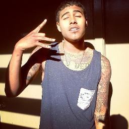 If your Wondering Who ^^ this guy is just Follow me and you'll find out :)
#CaliKid, #FollowBack , #Freak