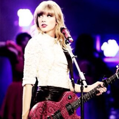 heyyy i love taylor swift i can't wait for her to win another grammy, hunter is my love i just want to kiss him all over, taylor and hunter are perfect!!!