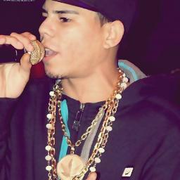 Mc Lon. {..} Maior valor não hÁ !* Twitter desde: 09/08/2011 // Doona: @thaliahermel // Twitter oficial doo Mc Lon: @mclon_oficial .. tteamôs2s2'