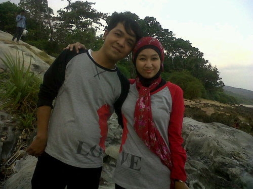 Kebahagiaan itu kita yang merasakan, bukan dia atau mereka.. with @eff_heriyanz :*