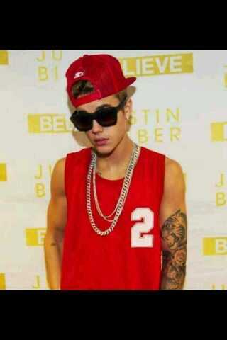 im a belieber who's dream is to be noticed by my idol Justin Bieber(: follow me & ill follow back!