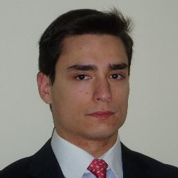 Arquitecto Técnico, Ingeniero de Edificación y Master en Energías Renovables Distribuidas