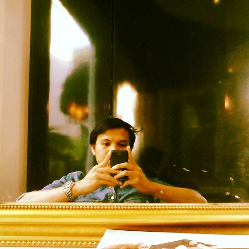 monologer's profile picture. Descriptiveness of me unveiled when you disclose me.