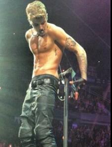 swaaaag :3  @justinbieber meu idolo, minha inspiração, minha vida 3.. @camilacancela aki '