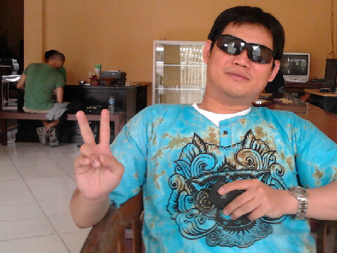 Friendly, Easy Going, attractive person, interest in music, movie, traveling, bussiness