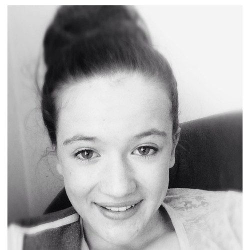 Hey,Im Andrea! Bethany's my idol & I love her and her videos so much! Beth tweeted May 20th 2013 :) https://t.co/Hu274yYlkP