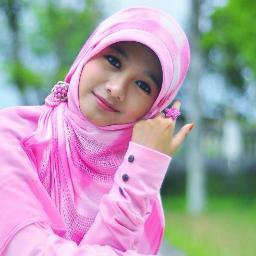 AAsyaroh's profile picture. Saya tidak ingin menjadi manusia yang dikenal banyak orang. Saya hanya ingin menjadi MUSLIMAH yang dikenal Allah. أنا أحب الله will be forever *-* #TeamDakwah