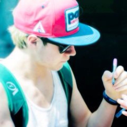 laviniaveraldi's profile picture. •love will tear us apart•