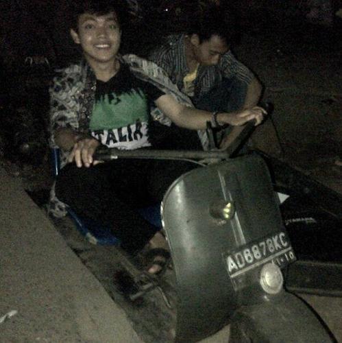 edos_yeu's profile picture. 3warna 2jari 1cinta 1hatinya @NonaKucingRasta ♥