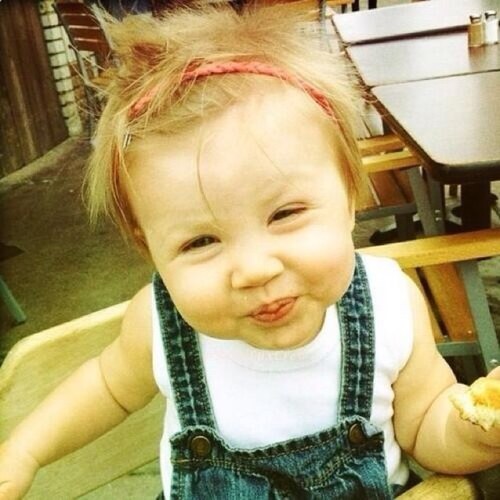 Tao sono allishon e ho un aggno|| Hally miliole amiclo||hope solellina|| tio niall,tio louis.