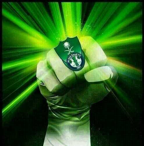 اهلاوووى 👑
وخط دفاعه الأول 💚