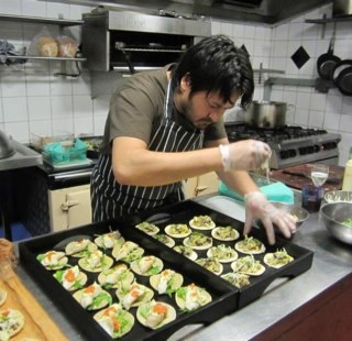 Taco loving chef hiding in the remotest part off Scotland.Loves ramen,burgers,etc,etc!
