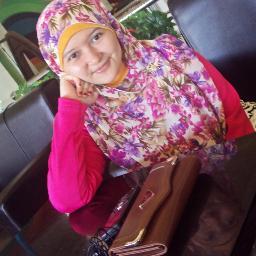 humairoh_lubiz's profile picture. Belajarlah dari mereka yang di atasmu. Nikmati hidup bersama mereka yang di sampingmu.dan Jangan remehkan mereka yang di bawahmu.
^___^