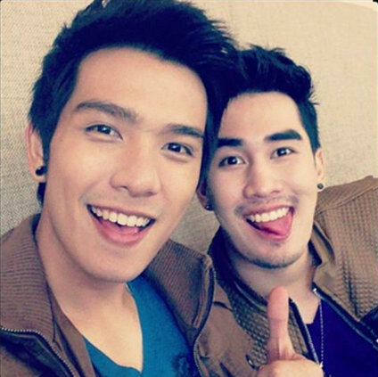 ชื่อพู่กันนะค่ะ FC  พี่อ้น เดอะดาว 9 ค่ะ ♥