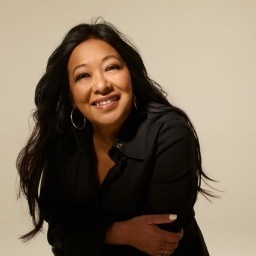 Celebrity Make-up Artist/hair/stylist. Film and Food Enthusiast.