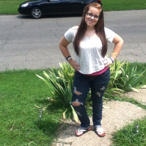 im a junior at ZHS i love to hang with friends and im # team softball #TeamMariah