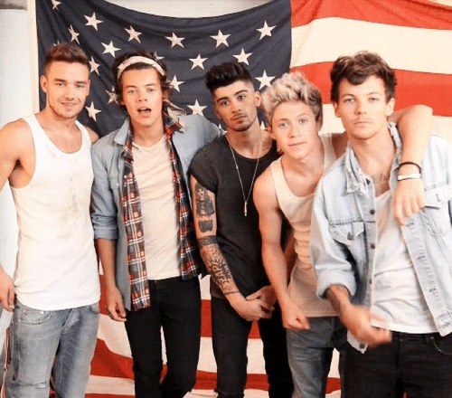 Follow my instagram @1directionerssworld . Hello @onedirection thanks for follow , love you zaynialliamlouisharry the five amazing boys!❤.