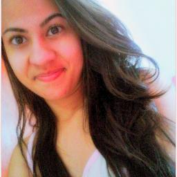 ooi,18,Deus,escorpiana,ciumenta,amarelo,twitter,musicas,Shopping,makes,livros, esmaltes, cabelo, infelizmente romântica demais, telefone, fotos, net, Famlia s2