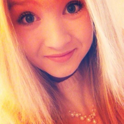 Hi, I'm Alyssa, a Yorkshire lass who loves a bit of Geordie Shore! Follow me I follow back! :)