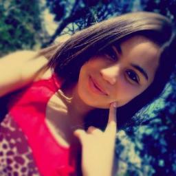 lauraestiva's profile picture. 