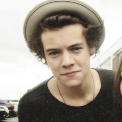 I guide her look, her voice turns me on, I'm directioner