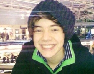 follow @hbyharry