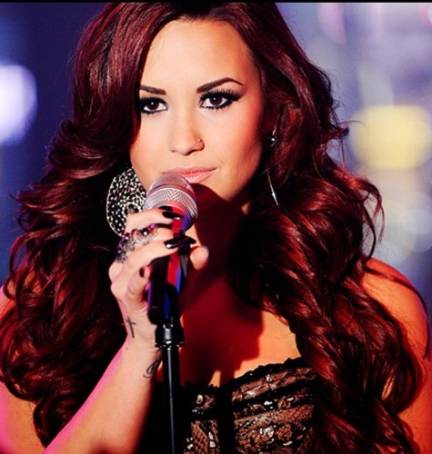 This is simply a free follow
If you want to follow my real account its:
@youramazingdemi
:)