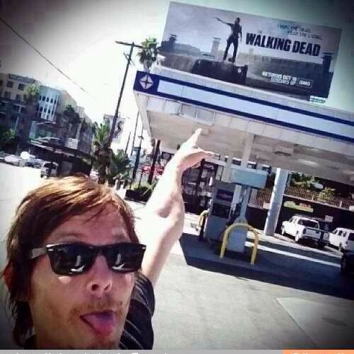 Hush litte baby don't you cry daryl dixon is going to make all the walkers die