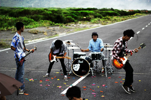 Melodic Punk Band from YK. There are our weapons, @ghaitzaa @belaprasetya @wahyupriyohanan @kancil_violence                       CP: 087788055839