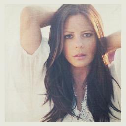 I support the music of country singer Sara Evans! New Single Slow Me Down is out!