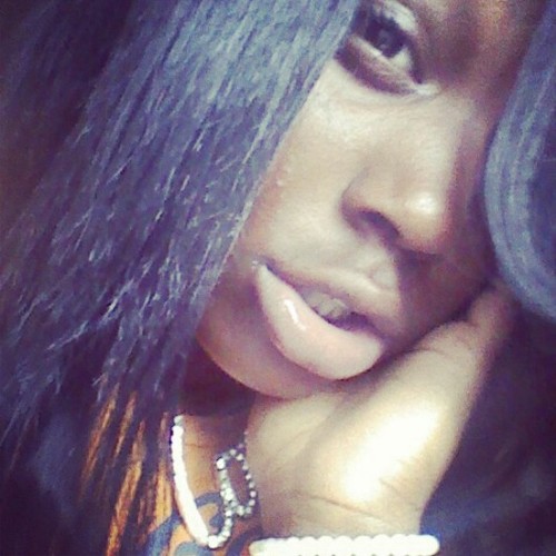 IM TRYNN GET RIGHT CAUSE I AINT GET LEFT !! FOLLLOW ME