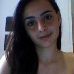 I love music,chocolate,pudim,chiclete,justin bieber,1D,p9 e outros vc não é obrigado a me seguir mais se quiser pode viu....?