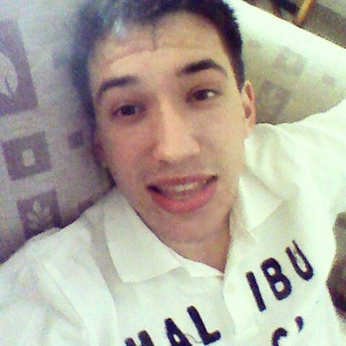 ator, nerd e nas horas vagas eu faco beatbox
http://t.co/FMVkyb9TI4 and http://t.co/OLiqt8UoIJ