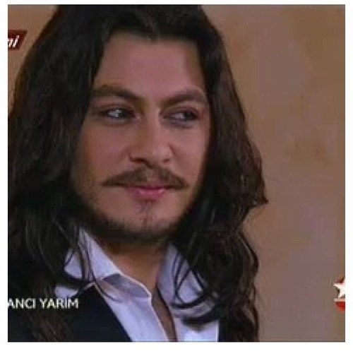 http://t.co/26XYJaCxc7 #UnutulmadinBarisAkarsu Rock Star,Rocker,Actor Not Offical.